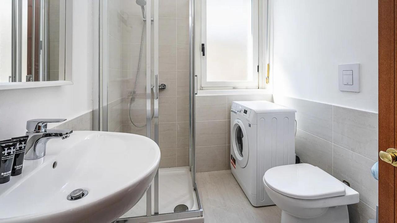 Blue City Paradise - Renovated Apt In Center Milan Appartement Buitenkant foto